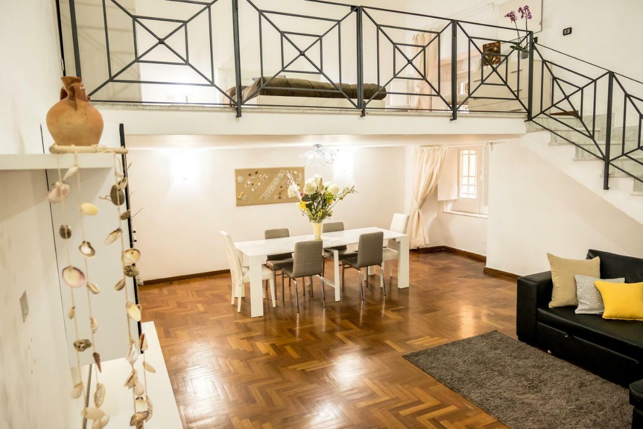 Il Salotto Di Nonna Cornelia 2 Hotel Napoli Bagian luar foto