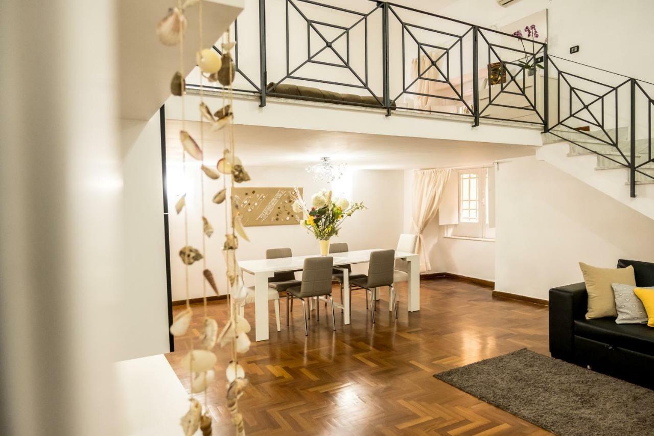 Il Salotto Di Nonna Cornelia 2 Hotel Napoli Bagian luar foto