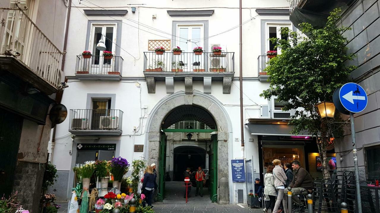 Il Salotto Di Nonna Cornelia 2 Hotel Napoli Bagian luar foto