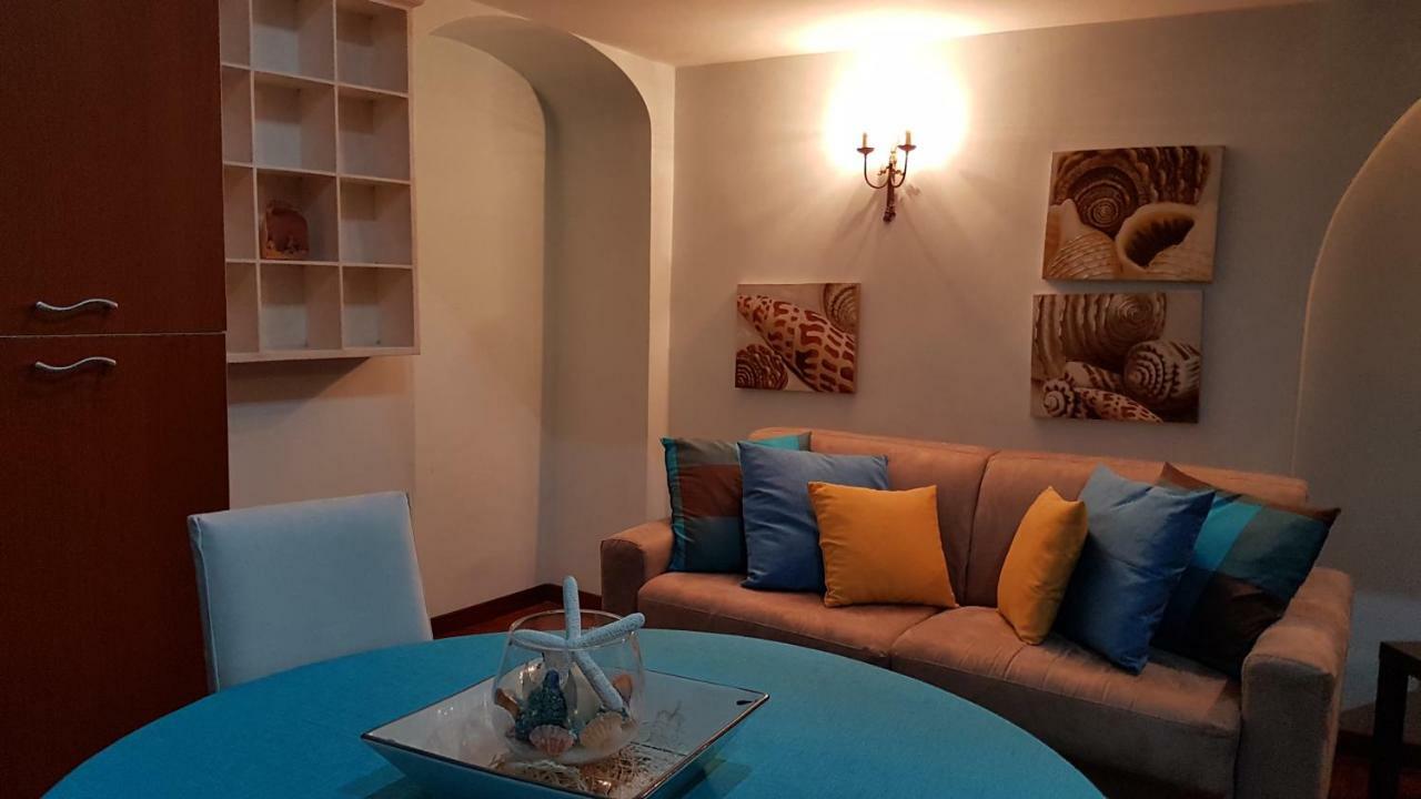 Il Salotto Di Nonna Cornelia 2 Hotel Napoli Bagian luar foto